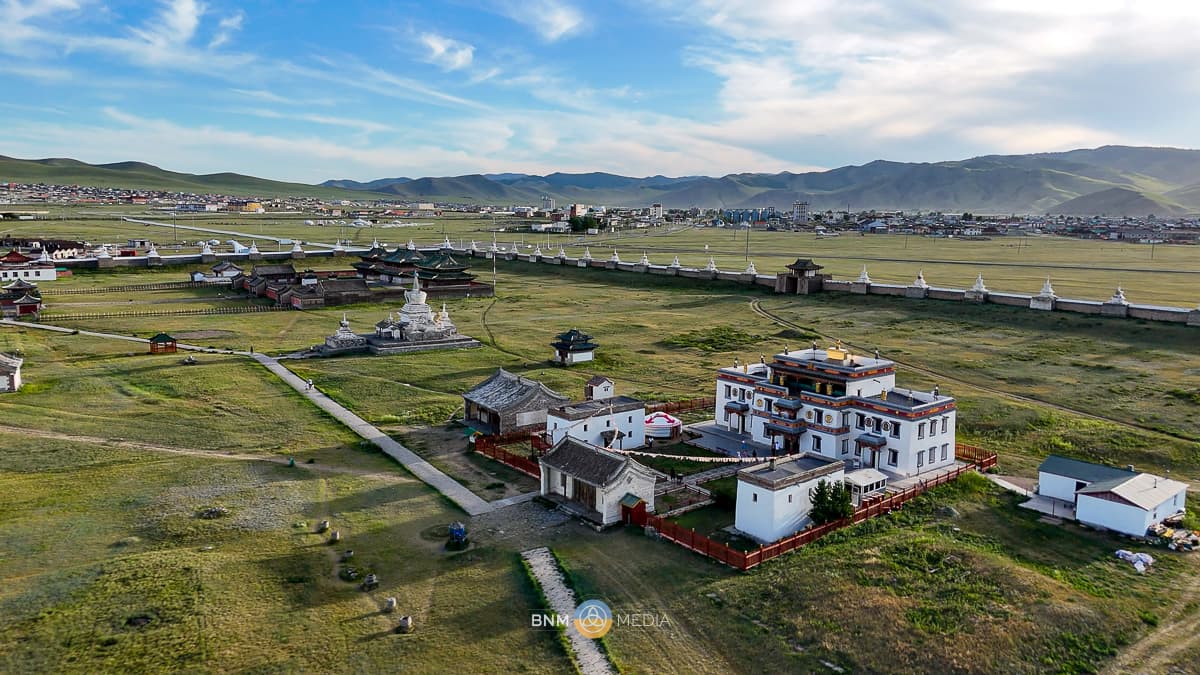 Kharkhorin – Elsen Tasarkhai – Hustai National Park – Ulaanbaatar